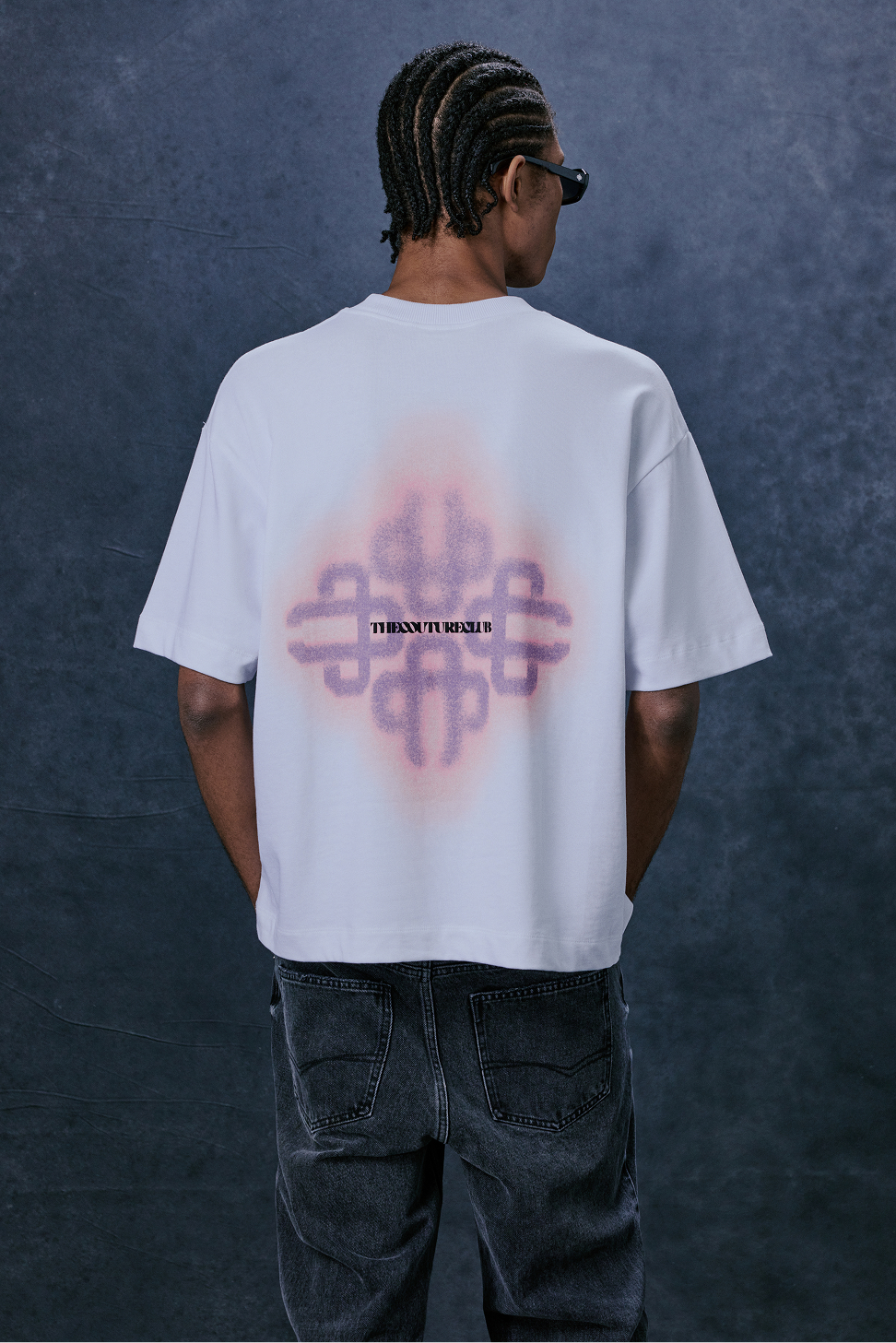 SPRAY EMBLEM GRAPHIC T-SHIRT