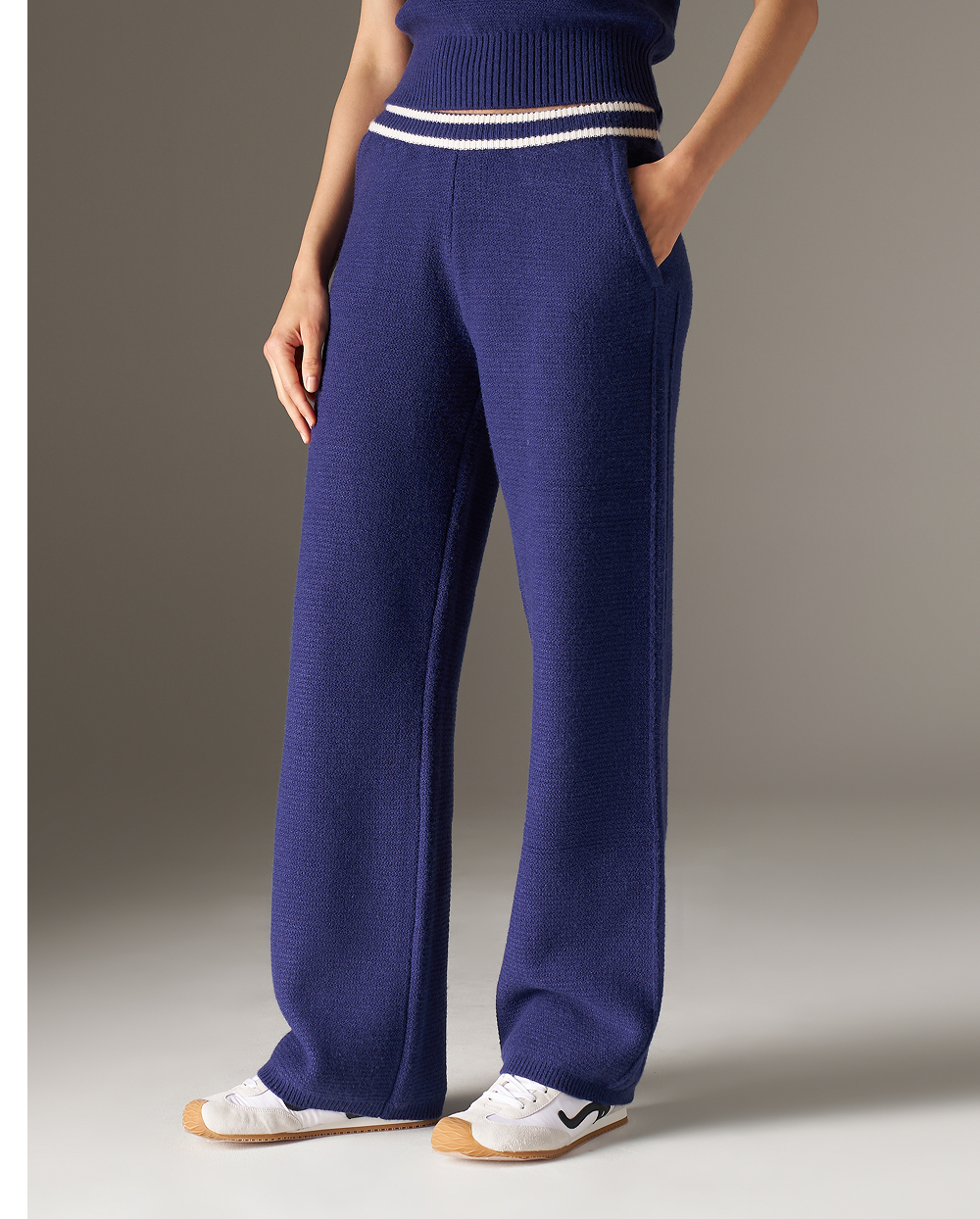 CONTRAST STRIPE KNITTED JOGGERS