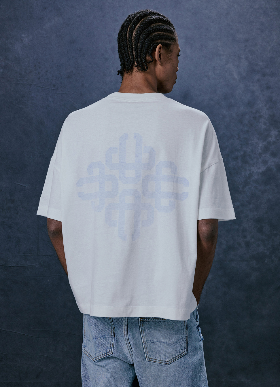 EMBLEM REVERSE PRINT T-SHIRT