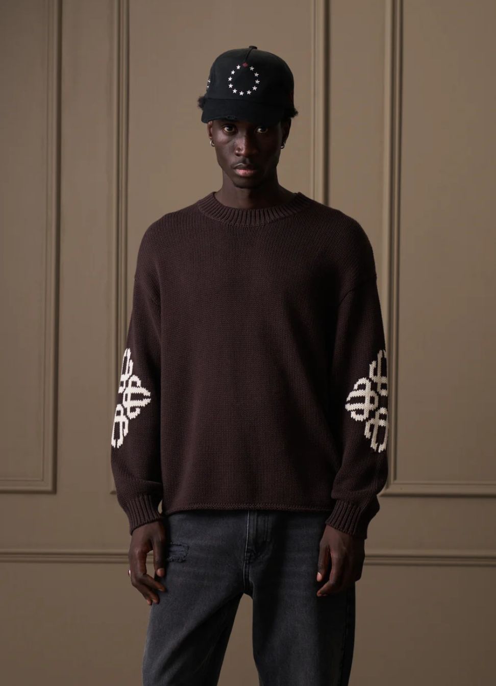 CHUNKY KNIT EMBLEM ELBOW JUMPER