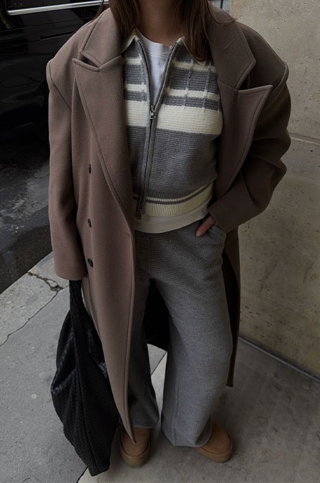 CONTRAST STRIPE KNITTED ZIP THROUGH