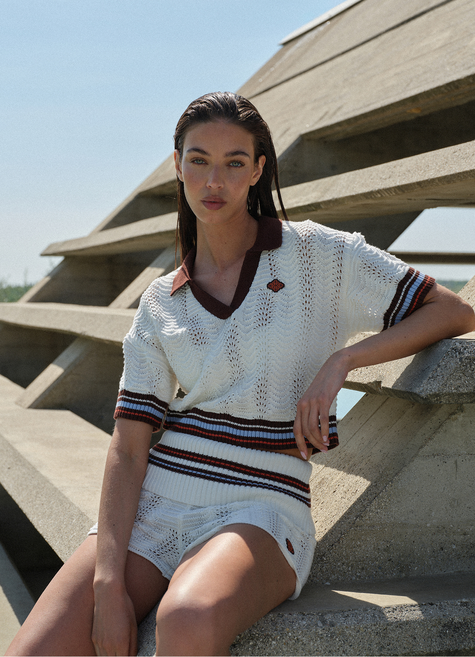 OPEN COLLAR CROCHET CROP SHIRT