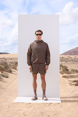 TRANSPARENT WINDBREAKER