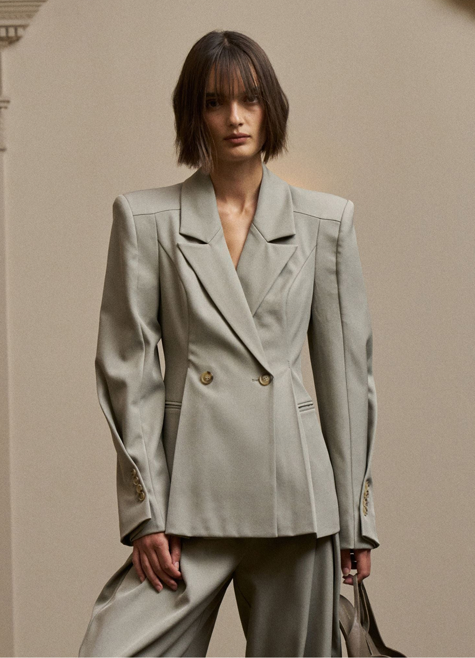 CURVED SLEEVE CINCHED WAIST BLAZER