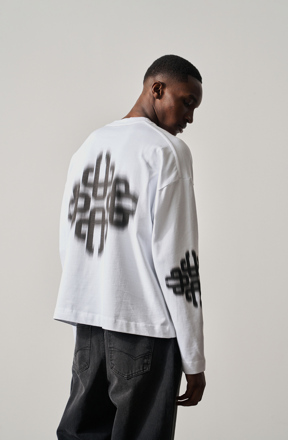 MOTION BLURRED LONG SLEEVE T-SHIRT