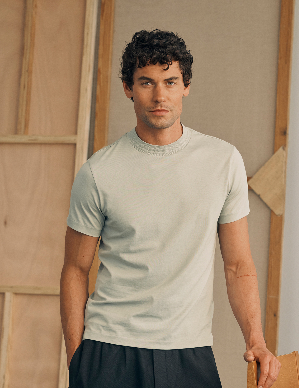 model in white tshirt