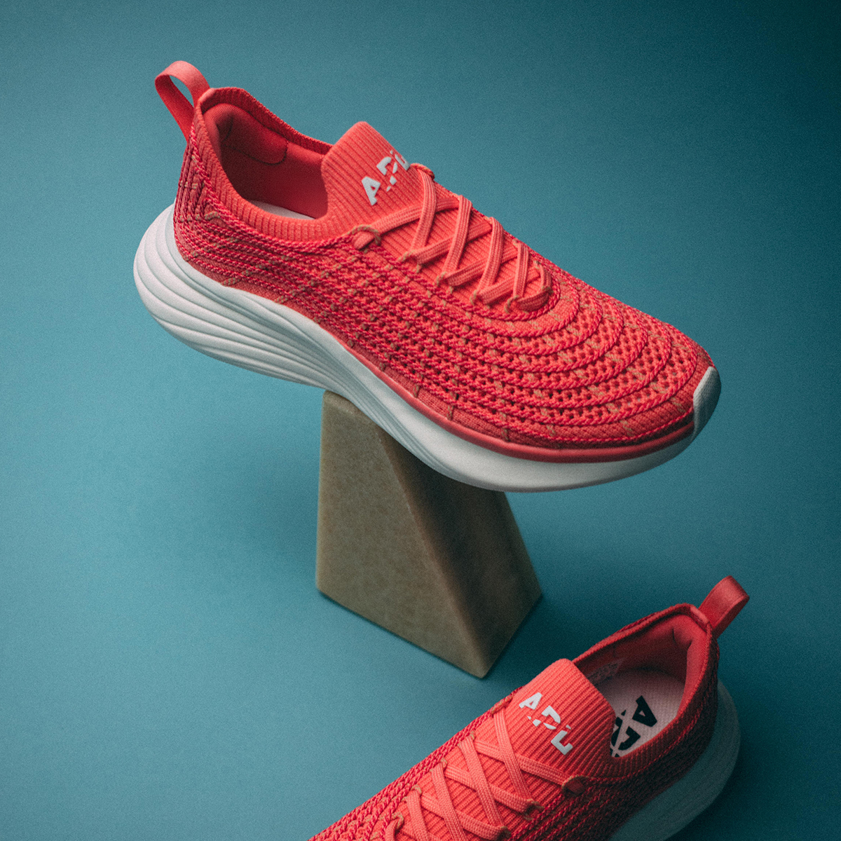 TechLoom Zipline in Guava / Parade / Desert Sand