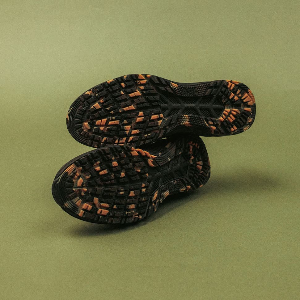 TechLoom Traveler in Black / Tortoise