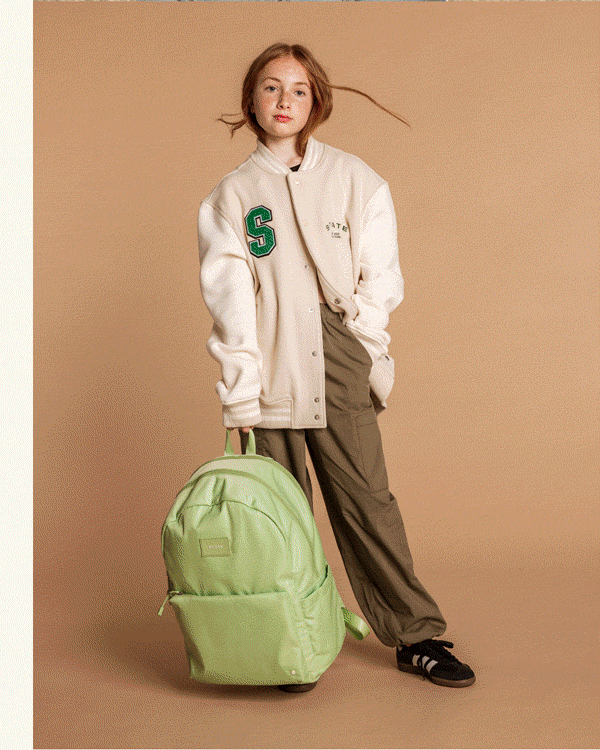 Girl with Reed backpack Green
