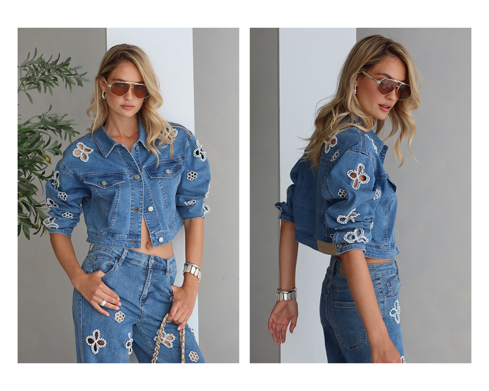Kaia in Medium Blue.