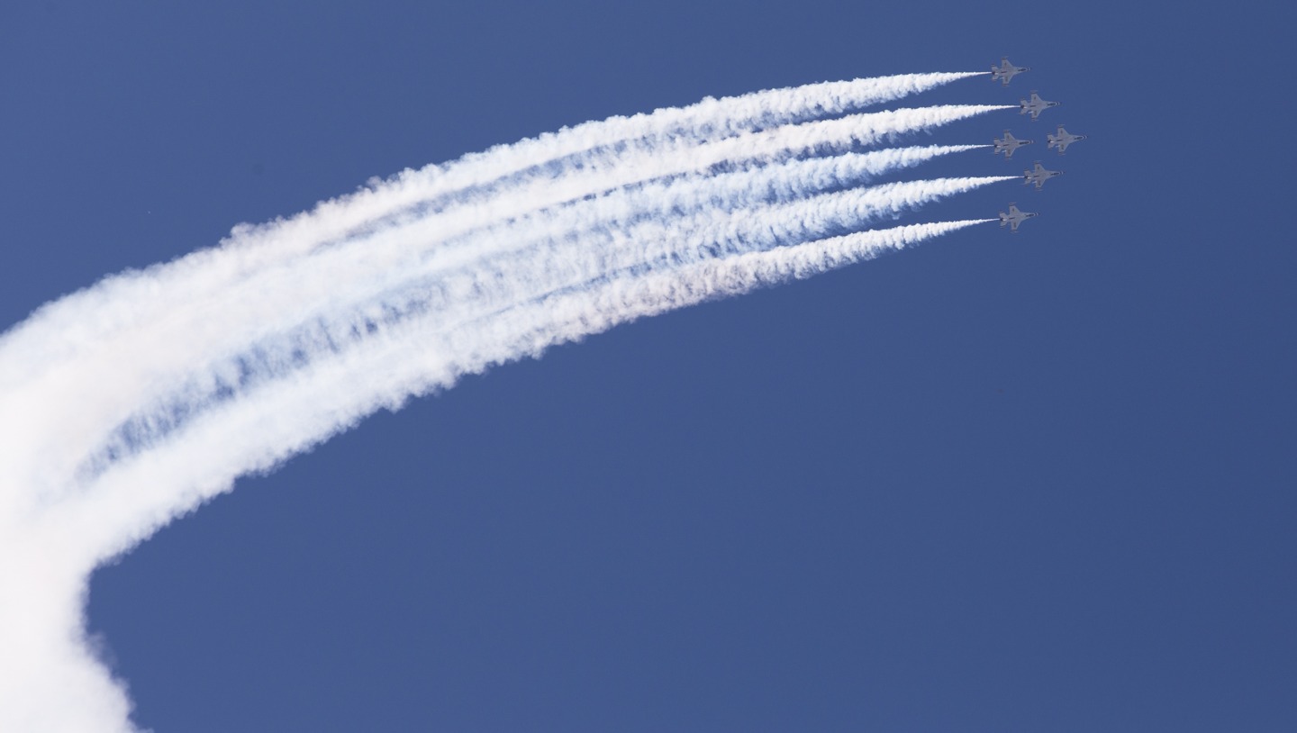 What is aerobatic smoke oil and how does it work?