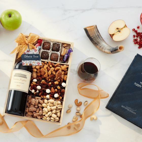 8 Rosh Hashanah Traditions You Should Celebrate This Year