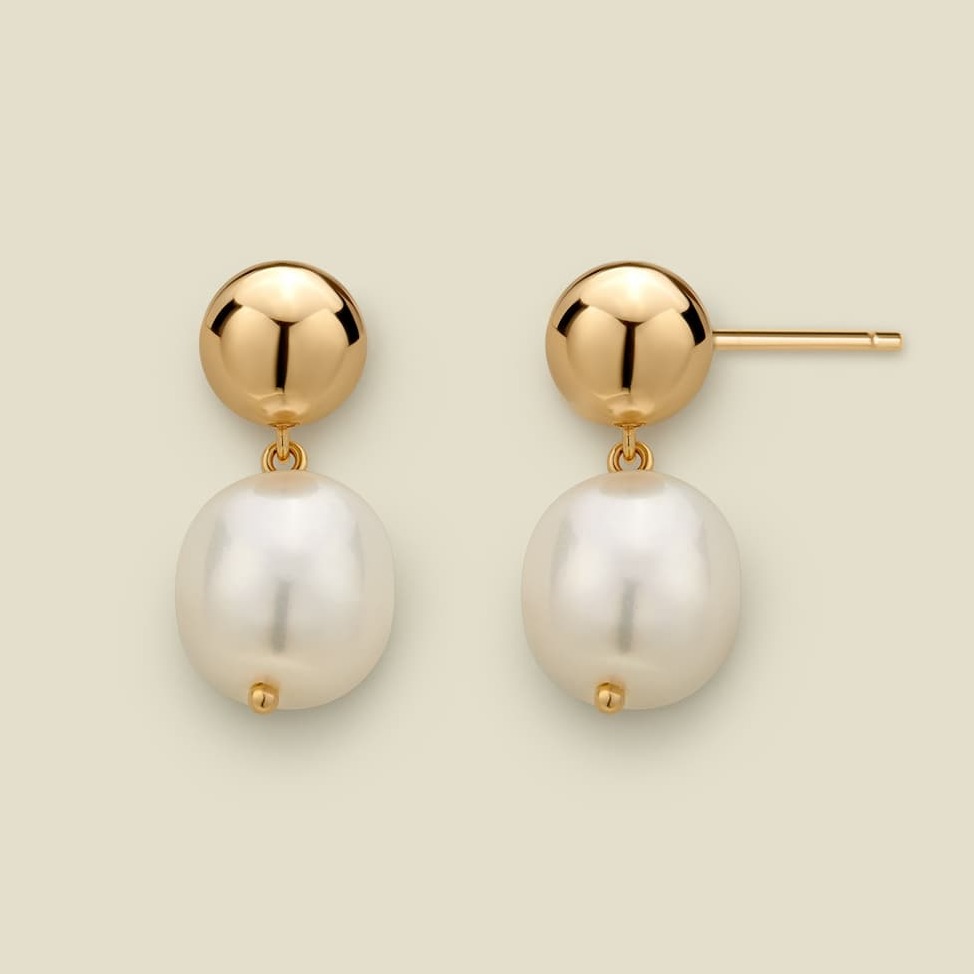 Pearl drop earrings