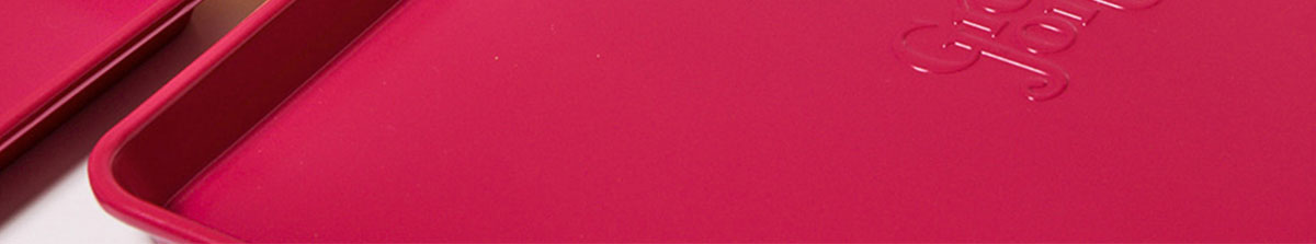 Don't just take it from us — these sheet pans have fans. Like, thousands of them. 