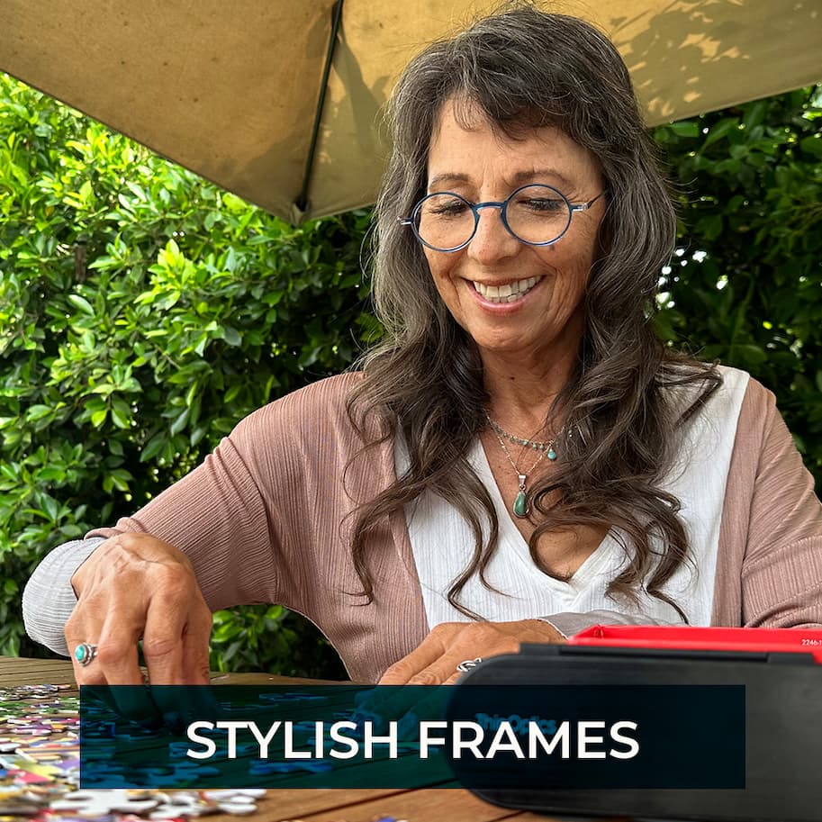 Manhattan Reading Glasses + Milano Case 