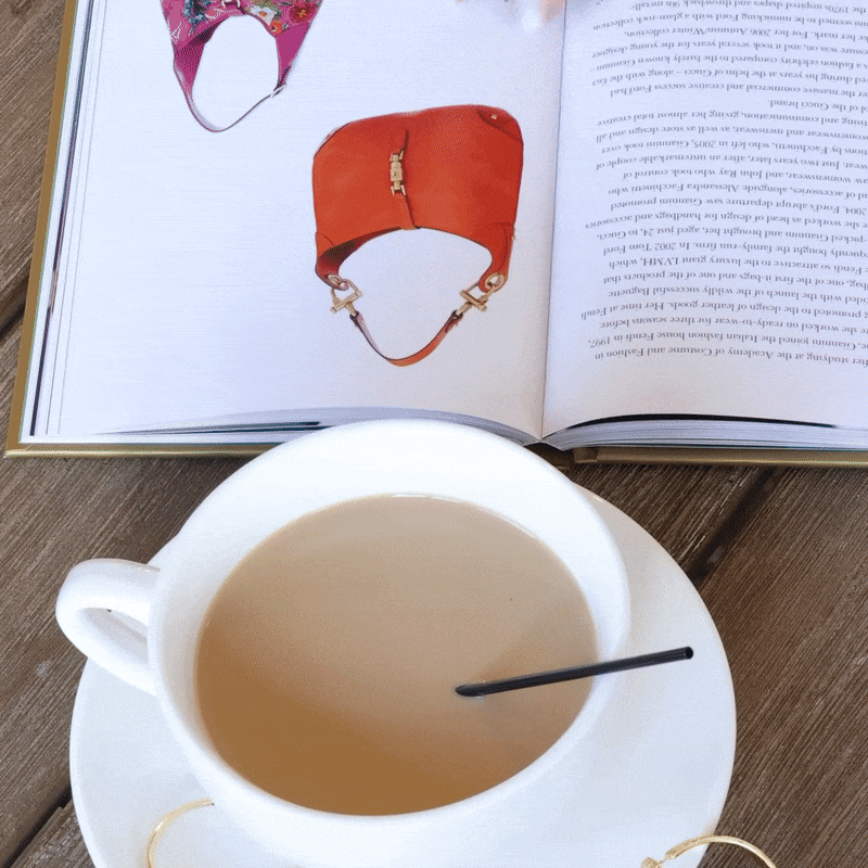 (Latte with earrings)