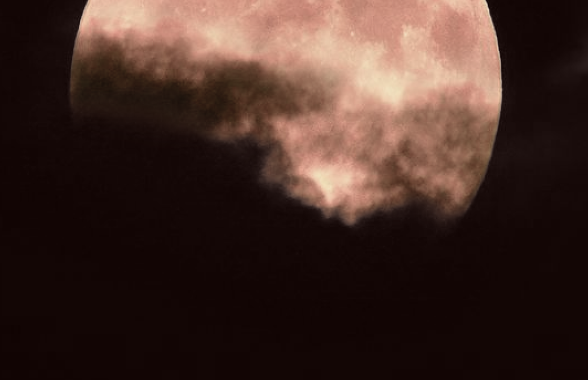 Full Moon - Live deliciously