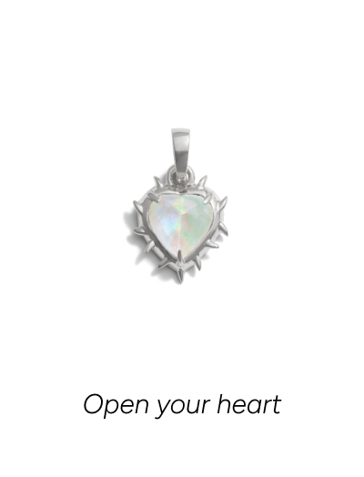 Heart of Thorns Amulet