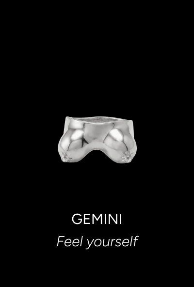 Sapphire Décolletage Ring
