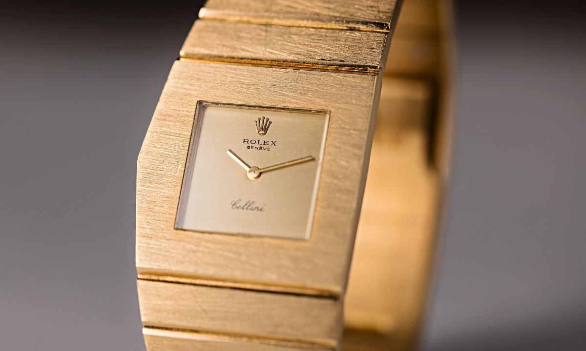 OMEGA Seamaster vs Rolex Submariner Dive Watch Comparison