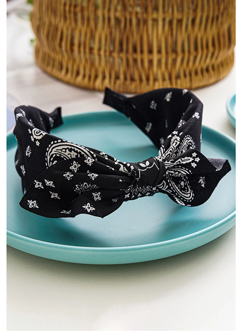 Black & White Cashew Nut Flower Wide Headband