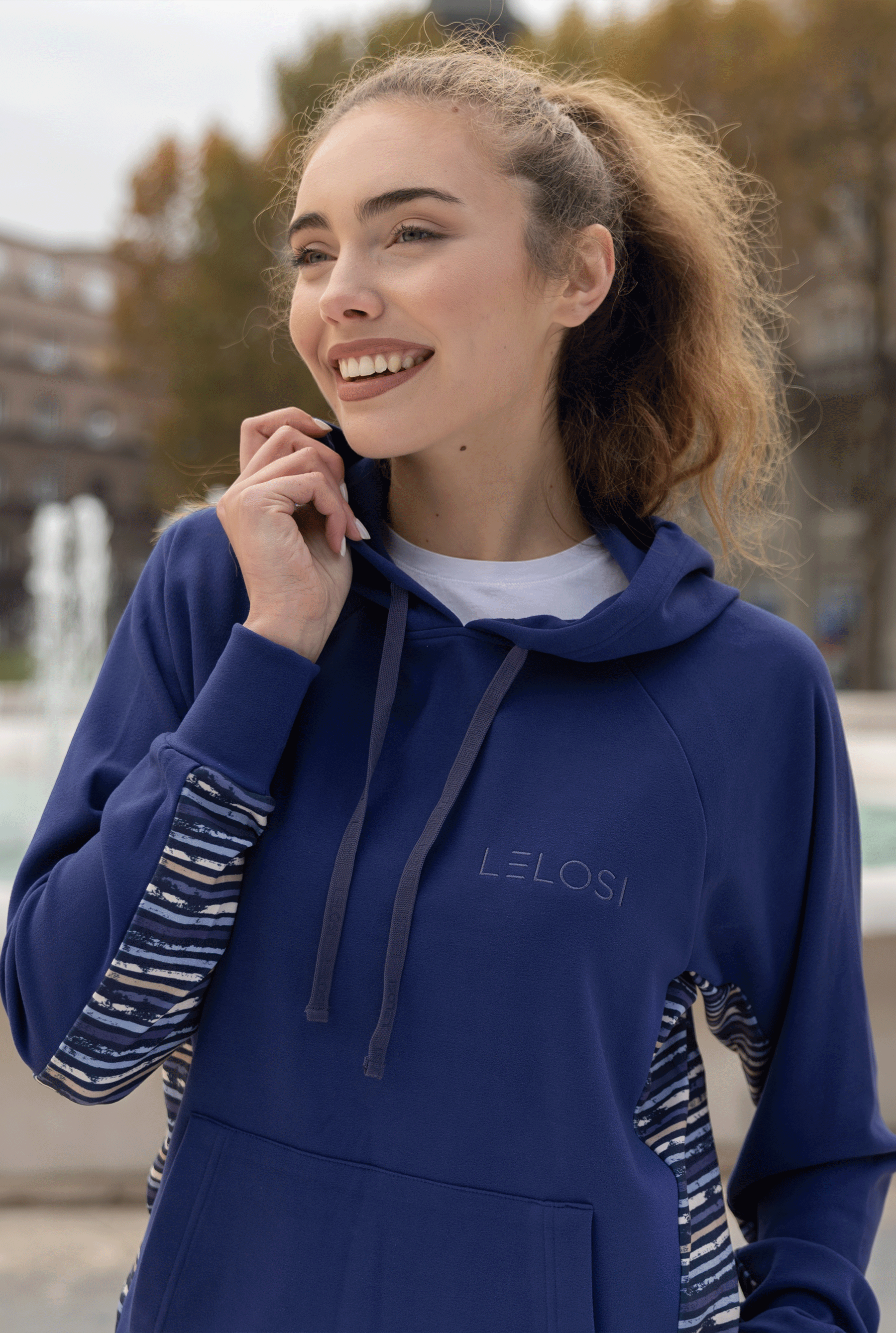 Strings hoodie