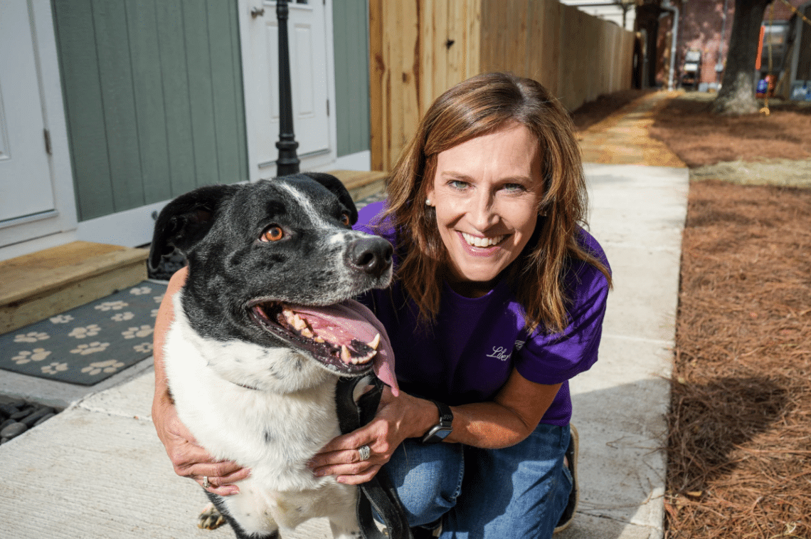 iHeartDogs Customers Are Helping Domestic Violence Survivors and Their Pets-Find Safety Together