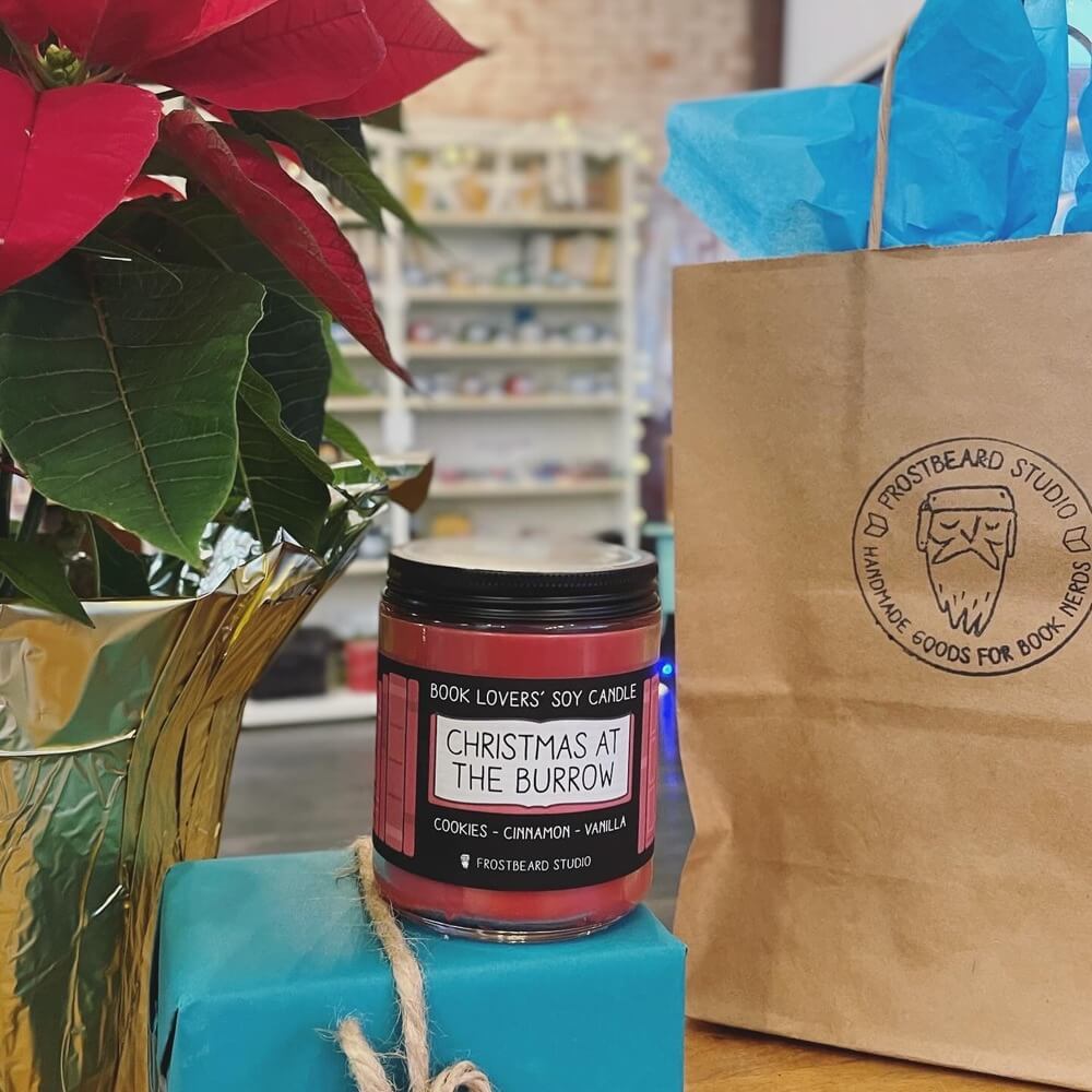 Christmas at the Burrow candle