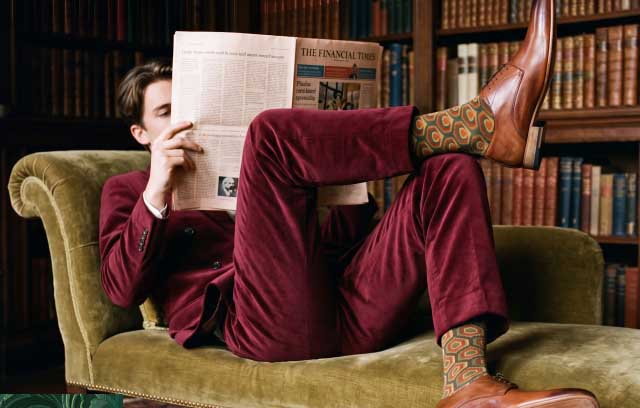 A PATINA WITH PASSPORT STAMPS built to age beautifully Our Italian Buffalo leather features a rich, textured pebble grain that develops a deep character with every mile. Pair it with flannel trousers or sharp tailoring for a look that exudes quiet confidence from departure to destination. [SHOP THE OLIVER]