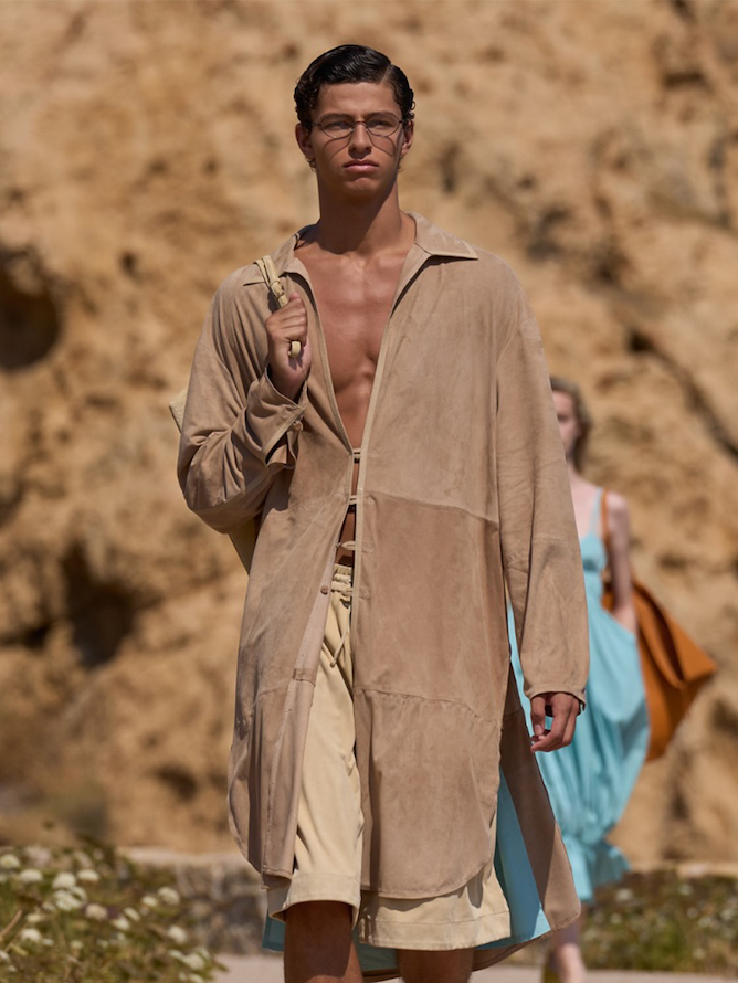 The tempo worn on the runway
