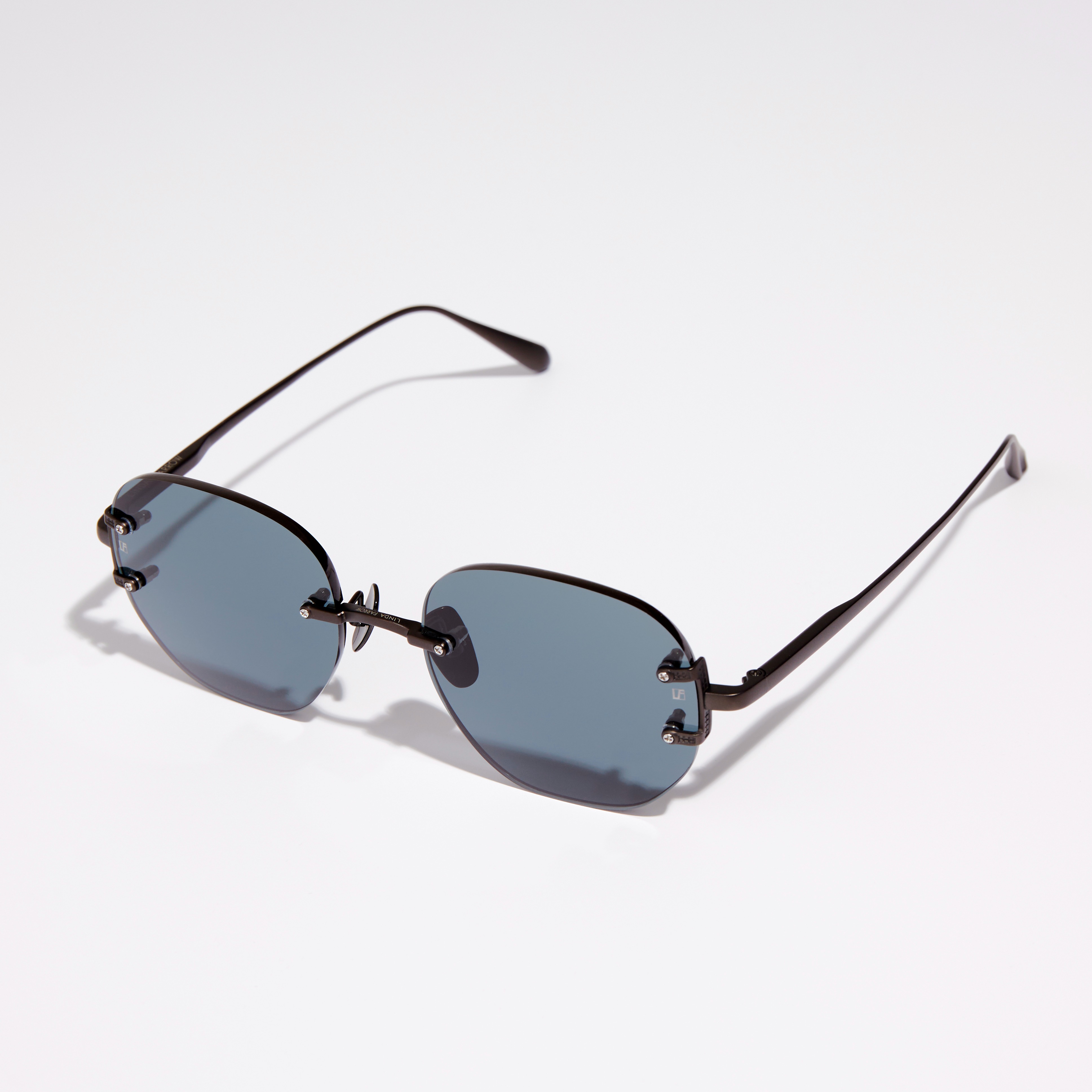 sandor sunglasses full view on the side