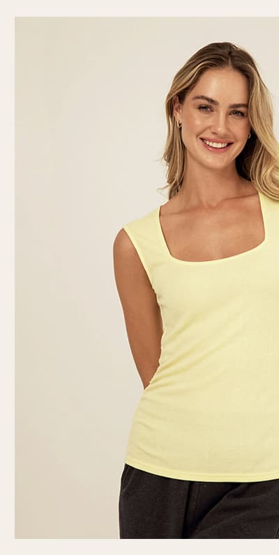 Brynlee Feather Rib Ruched Top