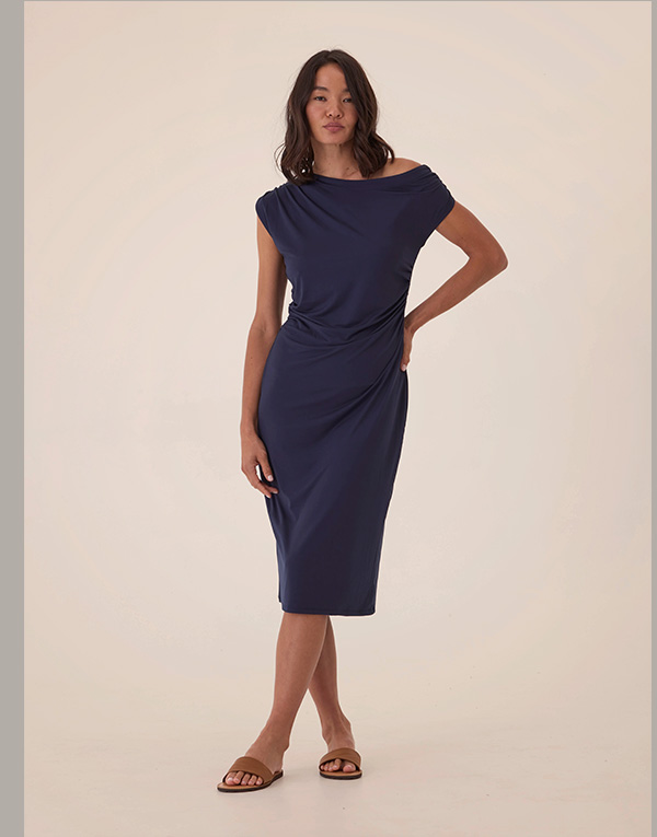 Leoni Luxe Jersey Ruched Midi Dress
