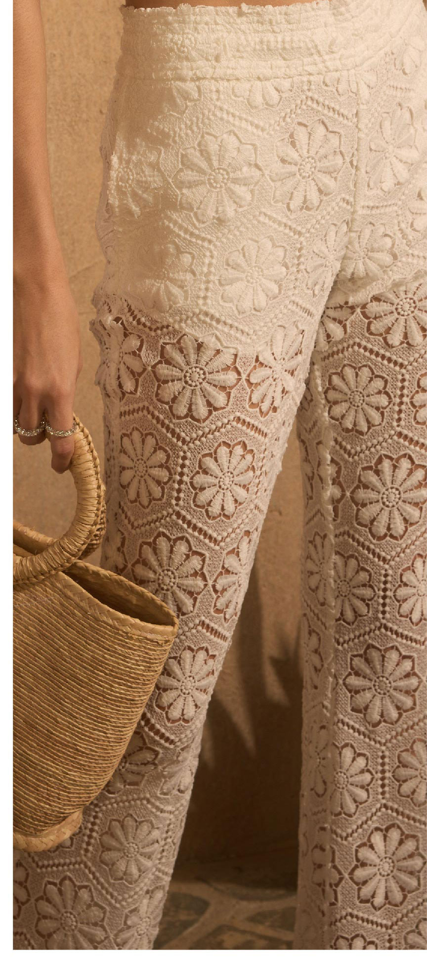 Isabel lace Pants - White >> Shop Now