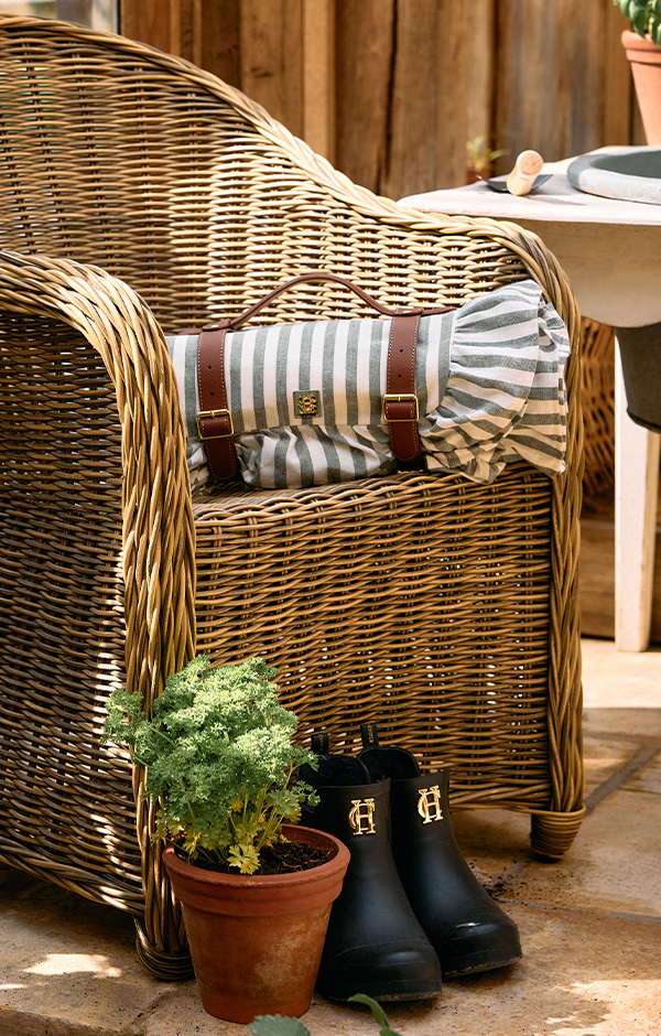 Frilled Picnic Blanket (Green Stripe)