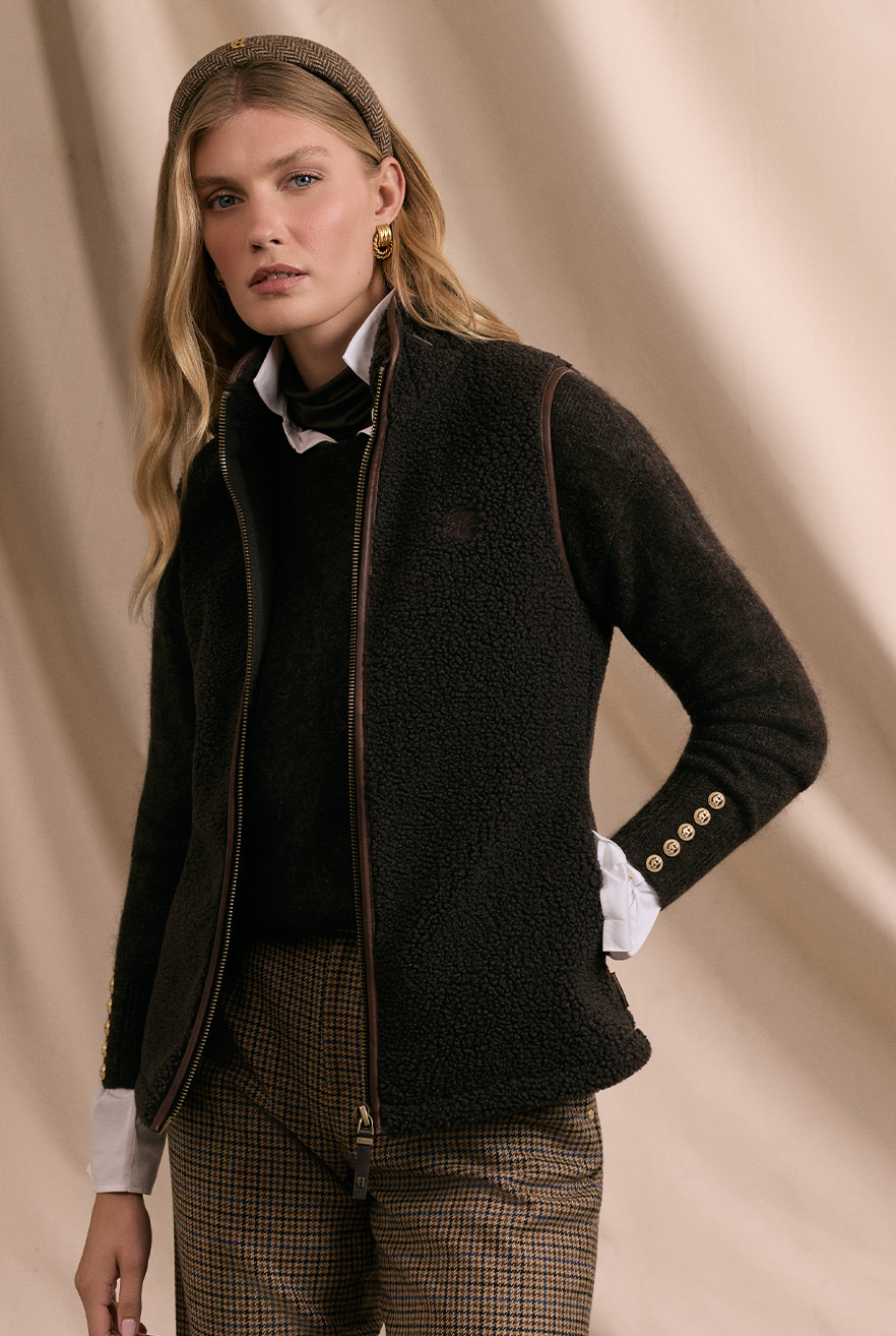 Country Fleece Gilet (Chocolate Borg)