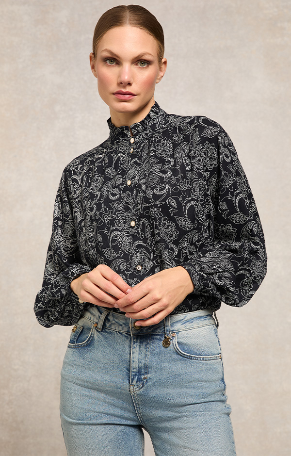 Lilibet Blouse (Navy Floral)