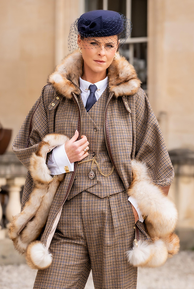 Gold Label Chiltern Cape (Abbot Check Tweed)