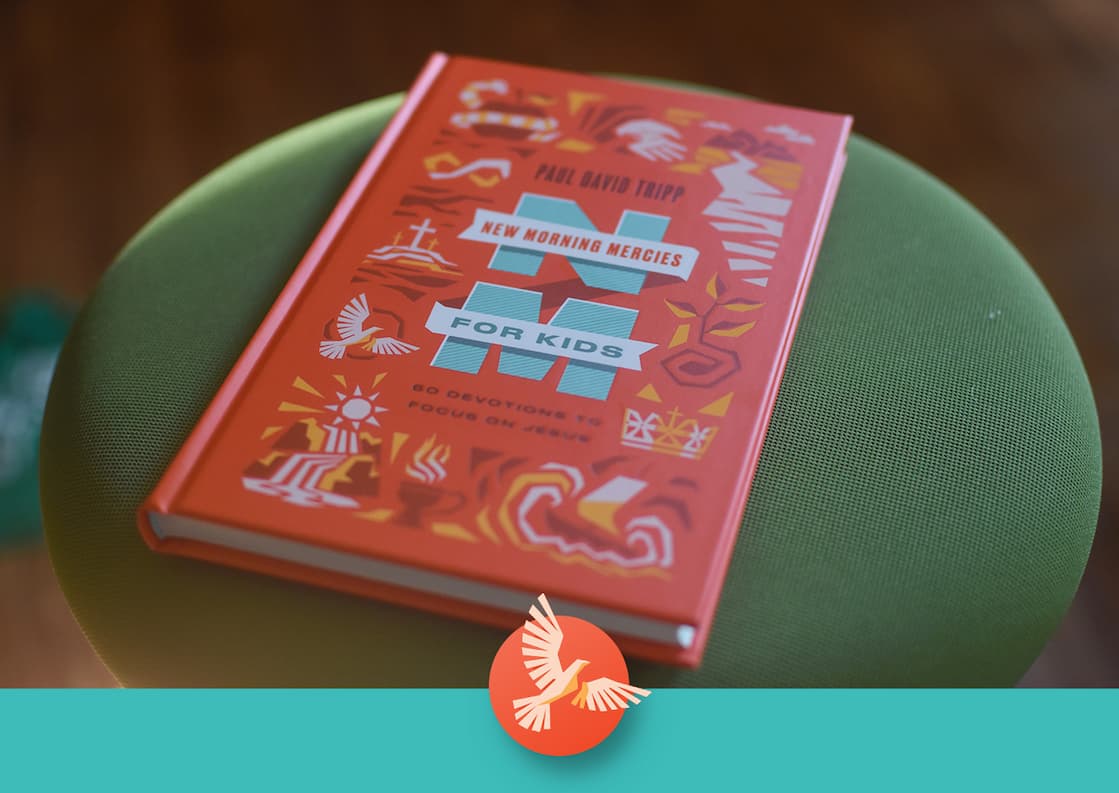 Paul David Tripp's Bestselling Devotional New Morning Mercies, Adapted for Ages 8-12, Introduces Kids to the Living God  Childhood is a fun, exciting, and deeply formative time. Kids are carefree and curious about life, yet without even realizing it, they're also discovering right and wrong and learning about the world around them. With each new experience comes an opportunity to learn about their Creator and discover God's wisdom.  Author Paul David Tripp has abridged his bestselling daily devotional, New Morning Mercies, to guide children ages 8-12 with the word of God in 60 kid-friendly devotions filled with gospel encouragement. Arranged into 3 weekly readings for 20 weeks--with each week focusing on a biblical theme such as prayer, obedience, and God's sovereignty--the devotions include a brief meditation, heart-focused questions, puzzles and activities, and much more! Created to be read alone by the child or with their family, New Morning Mercies for Kids introduces children to the living God and helps them live for his glory--day in and day out.