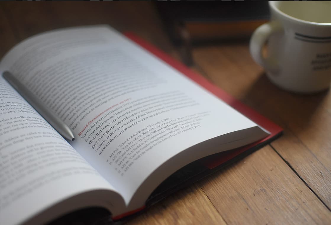 John Piper's Answers to Hundreds of Questions about Ethics, Theology, the Bible, and More  Navigating the Christian life in a secular world will inevitably stir questions in the lives of thoughtful believers. Motivated by the need for sound biblical advice, Ask Pastor John was formed, a podcast featuring pastor-theologian and bestselling author John Piper's answers to audience-proposed questions about life's toughest topics. Podcast episodes have been played over 230 million times and have become a staple in the lives of Christians around the world.  In this unique book, Ask Pastor John host Tony Reinke summarizes and organizes ten years of their most insightful and popular episodes into accessible, thematic sections. Readers will be able to quickly and systematically access Piper's insights on hundreds of topics including Bible reading, dating, social media, mental health, and more. We discover afresh how asking good questions strengthens faith and grows our understanding of God's word.