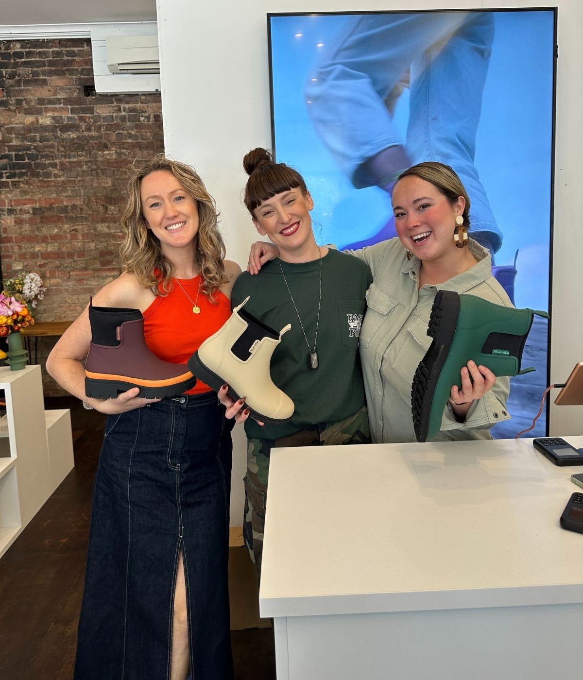 Join the Merry People retail team!