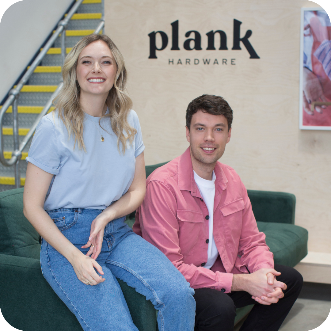 Tom & Annie, Plank Hardware