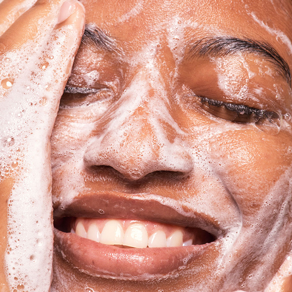Mode using Peach Glaze Cleanser