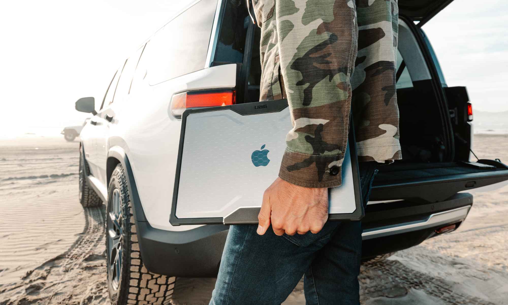 PLYO SERIES MACBOOK PRO 16" (M1/M2 MAX & PRO) (2021-2023) CASE