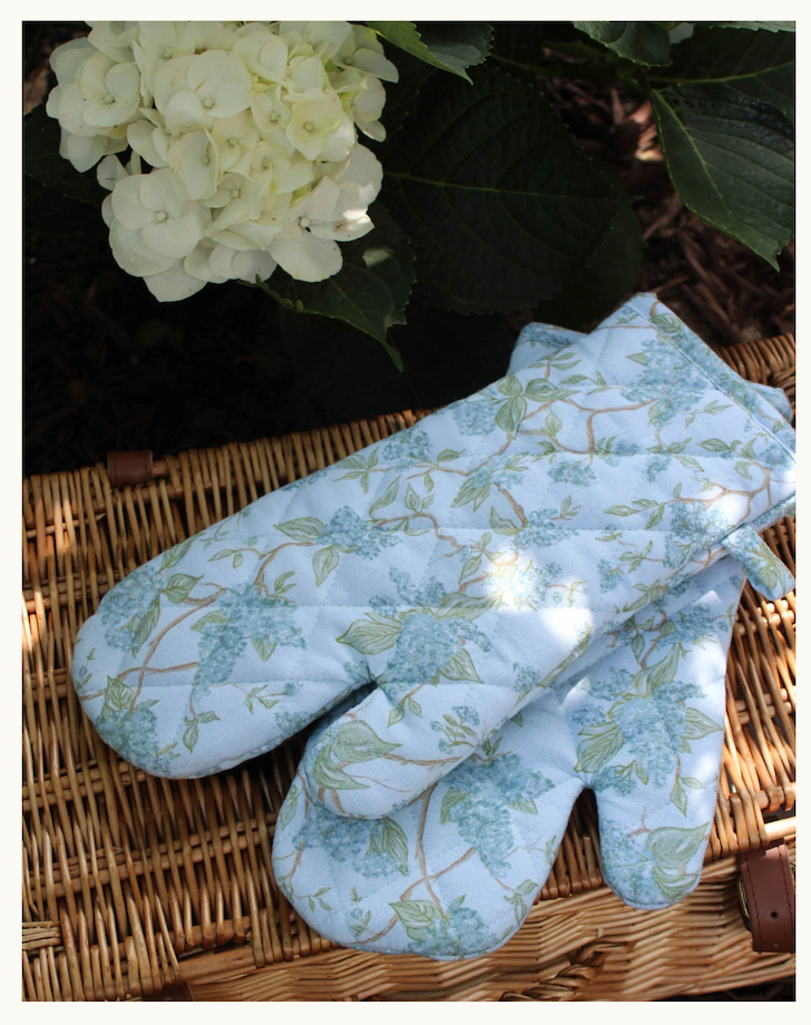 Blue oven mitts for summer hosting