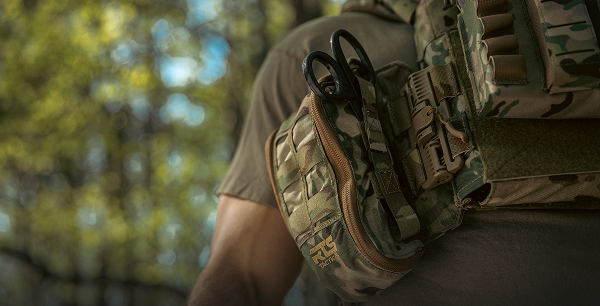 Officer with an RTS Tactical IFAK on a RTS plate carrier
