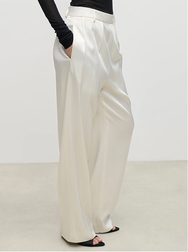 Relaxed Curved Leg Trouser In Ivory