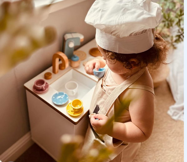 The Play Kitchen 