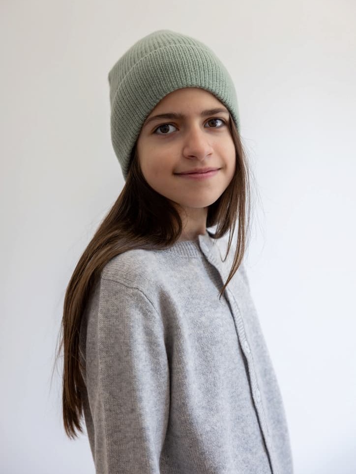 Mädchen mit Mütze MALU und Cardigan NICKI