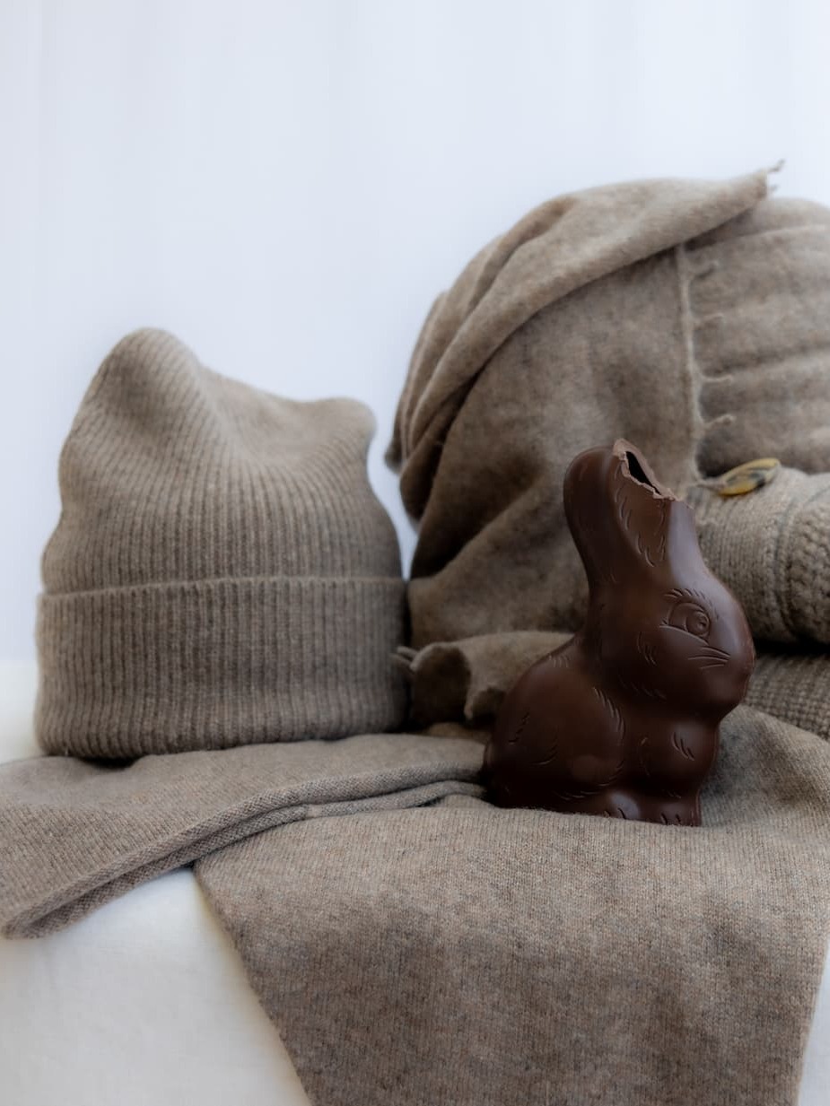 Komposition Stillleben Kaschmir-Styles in Schoko Mélange